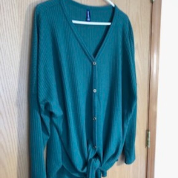 NWOT IWOLLENCE 2XL Plus Waffle Knit Tie Knot Tunic Top Green Long Sleeve Batwing - Picture 2 of 8